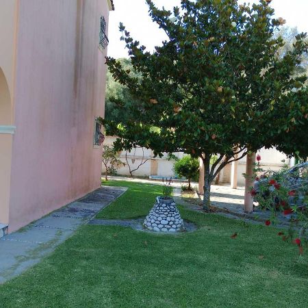 Pool Villa Grigoris Aspiotades Екстериор снимка