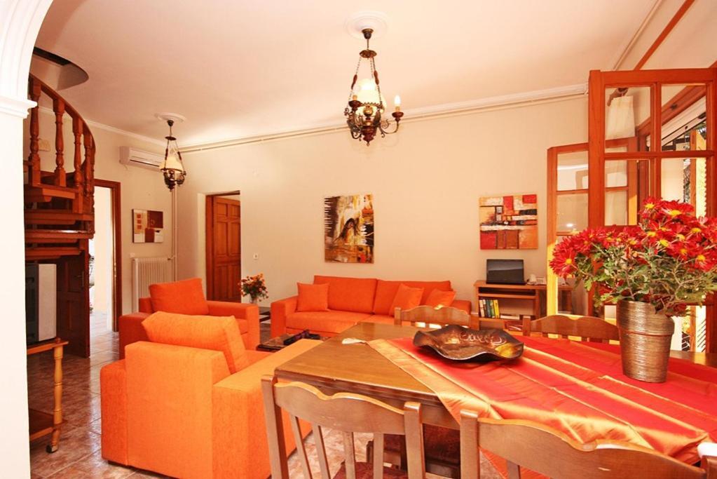 Pool Villa Grigoris Aspiotades Екстериор снимка