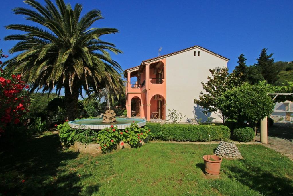 Pool Villa Grigoris Aspiotades Екстериор снимка
