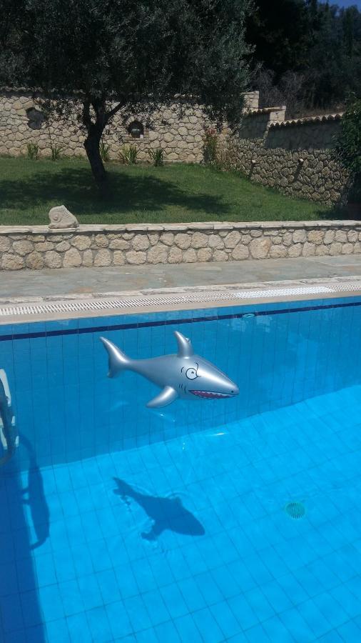 Pool Villa Grigoris Aspiotades Екстериор снимка