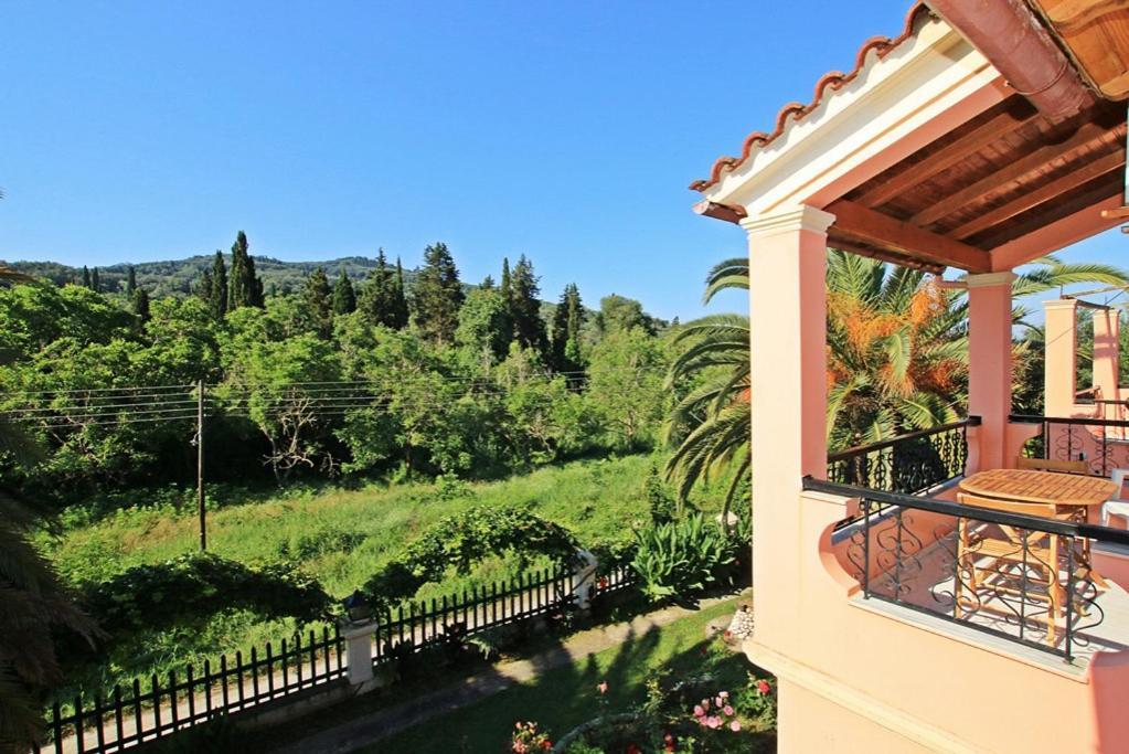 Pool Villa Grigoris Aspiotades Екстериор снимка