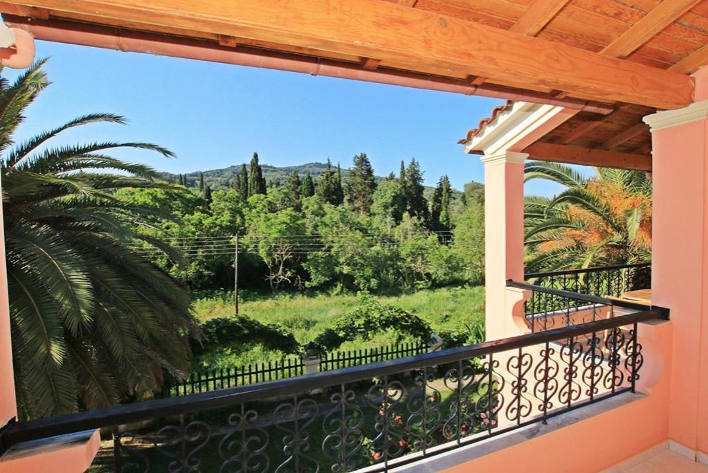 Pool Villa Grigoris Aspiotades Екстериор снимка