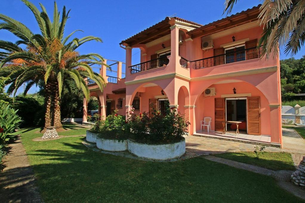 Pool Villa Grigoris Aspiotades Екстериор снимка