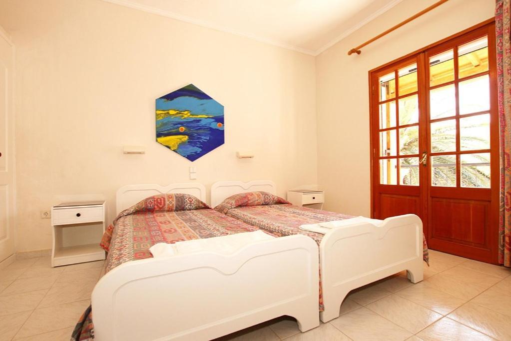 Pool Villa Grigoris Aspiotades Екстериор снимка