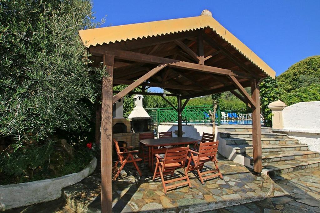 Pool Villa Grigoris Aspiotades Екстериор снимка