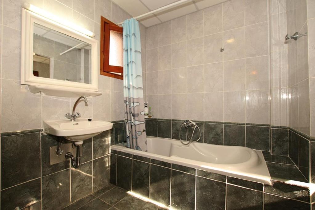Pool Villa Grigoris Aspiotades Екстериор снимка